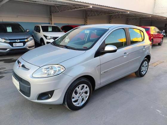 FIAT PALIO 1.4 MPI ATTRACTIVE 8V FLEX 4P MANUAL FIAT PALIO 1.4 MPI ATTRACTIVE 8V FLEX 4P MANUAL